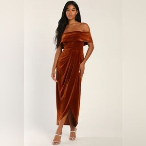 NWOT Lulu's Rust Orange Velvet Off-the-Shoulder Maxi Dress Size Med=6/8